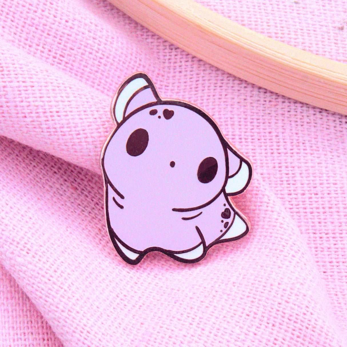 Kawaii purple axolotl hard enamel pin with white fins, heart details